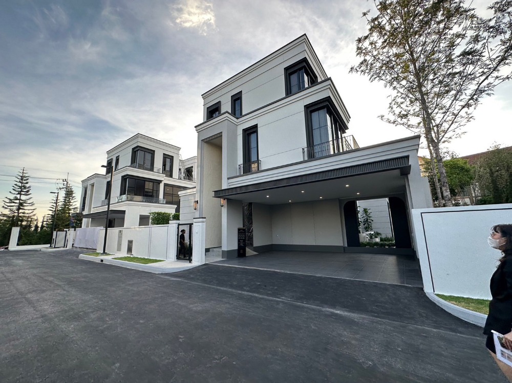 For SaleHousePattanakan, Srinakarin : ◣ Type (L)◥ Single house 2 storey 137.00 sq.w. | 5 beds 5 parking | near Market Place Krungthep Kreetha 9 mins, Brighton College Bangkok school 11 mins