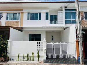 For SaleTownhouseSriracha Laem Chabang Ban Bueng : Townhouse for sale in Sriracha House ready to move in, The Central Village 1