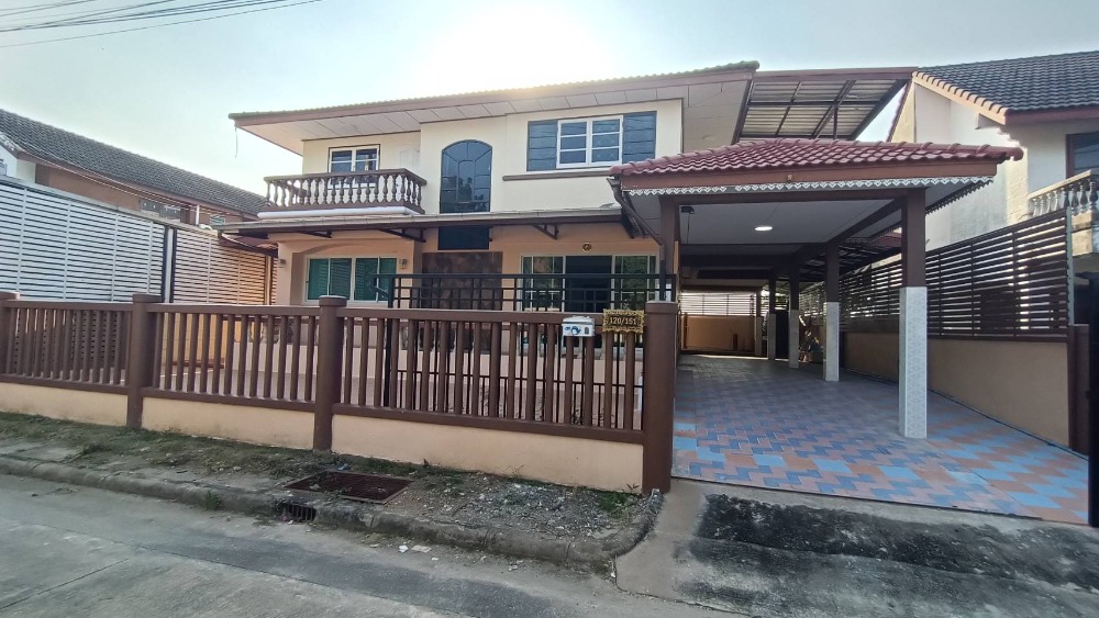 For SaleHousePathum Thani,Rangsit, Thammasat : Two-storey detached house for sale Chuan Chuen Garden Ville Village, 71.3 sq m., completely renovated. Plus all the furniture Carry your bag and get ready to move in.