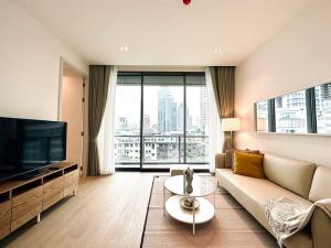 ขายคอนโดสุขุมวิท อโศก ทองหล่อ : Fully Furnished 1 Bed Condo for Sale!