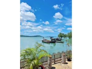 For SaleLandPhuket : L080511 Land for sale next to the sea in Phuket, size 1 rai 34 sq m., Phuket