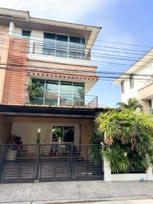 For SaleTownhousePattanakan, Srinakarin : House for sale, Plus City Park Srinakarin Suan Luang project, beautiful plan, main road (H23116)