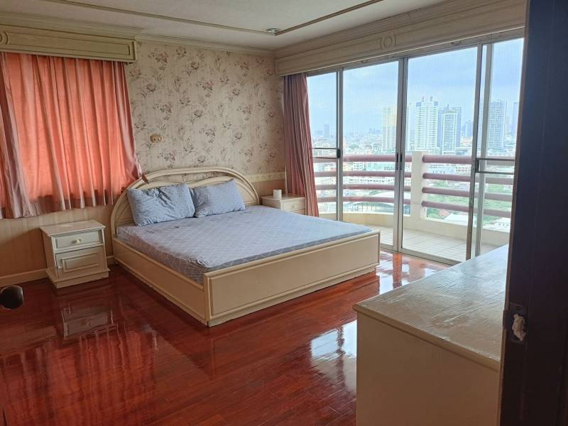 For SaleCondoWongwianyai, Charoennakor : Master View Executive Place 128 square meters