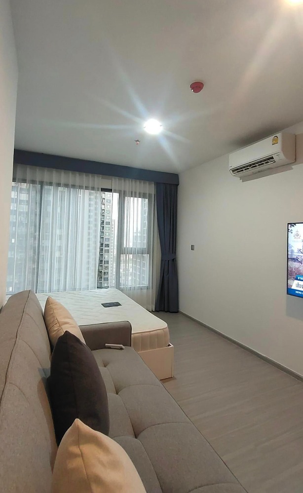 For RentCondoRama9, Petchburi, RCA : (available 2 Oct) Life Asoke Hype 1 Bedroom 1 Working room 1 Living room 1 Closed kitchen 1 Bathroom near MRT Rama 9 walk 5 minutes