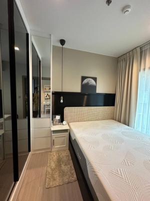 For RentCondoRama9, Petchburi, RCA : Life Asoke - Rama 9, 1bedroom. 36 sqm., 27th floor, close MRT rama9, The vibe of the place is amazing. Full furniture for electronic appliances. Location is perfect. Many places to socialize with sofas around.