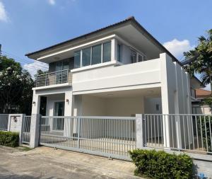 For RentHouseSamut Prakan,Samrong : RH1037 Single house for rent, 3 bedrooms, 2 bathrooms, Atoll Lanta Resort Life Bangna - Wongwaen, corner house, electrical appliances, furniture, complete facilities.