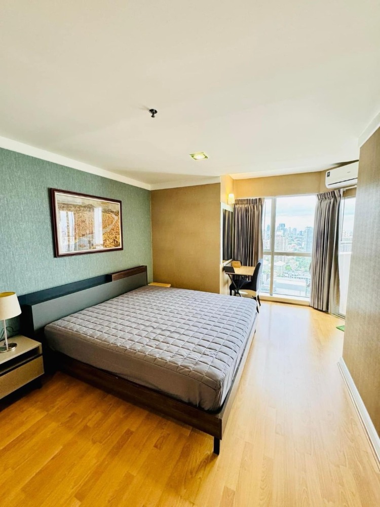 For RentCondoSukhumvit, Asoke, Thonglor : ★ Waterford Diamond ★ 70 sq m., 28th floor (2 bedrooms, 1 bathrooms), ★ near BTS Phrom Phong and BTS Thonglor ★ near EmQuartier and Emporium ★ Many amenities ★ Complete electrical appliances