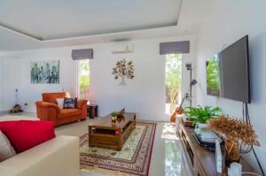 For SaleHouseHuahin, Prachuap Khiri Khan, Pran Buri : Luxury villa for sale located Hua Hin ( very nice mountains view )