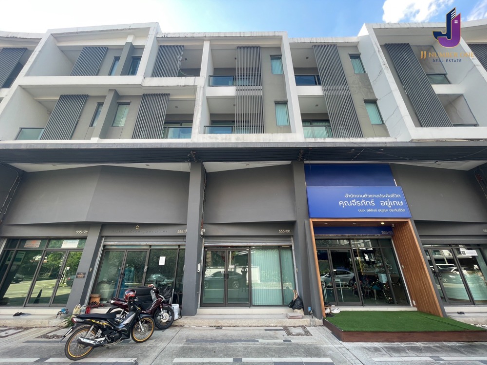 For SaleHome OfficeNawamin, Ramindra : House for sale, Town Office B-Avenue Watcharapol (B Avenue Watcharapol), 3.5 floors, 18.8 sq m, 178 sq m, good condition 📌 Property code JJ-H105📌