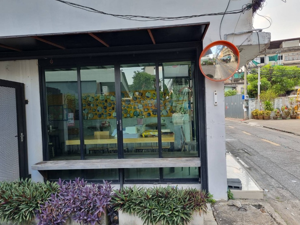 For LeaseholdRetailPinklao, Charansanitwong : Restaurant for rent, Soi Charan 44, good location.