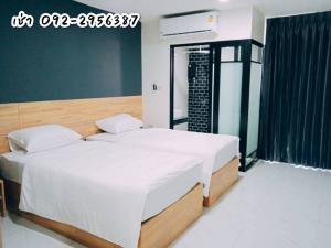 For RentCondoNawamin, Ramindra : #For rent Twin Bedded Room​ in hotel​ OK HOTEL BKK, next to the main road Ramintra 52​ #near the Pink Line BTS​ #Ram Inthra Station KM 9, only 300 meters, rent 6,000 baht/month #fully furnished With parking for 1 car