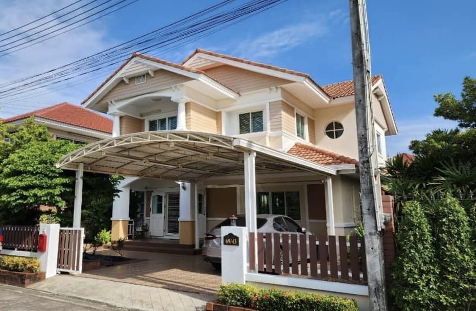 For SaleHousePattaya, Bangsaen, Chonburi : For sale, 2-story detached house, Bang Saen zone, Maneerin Project, Ang Sila, lots of space.