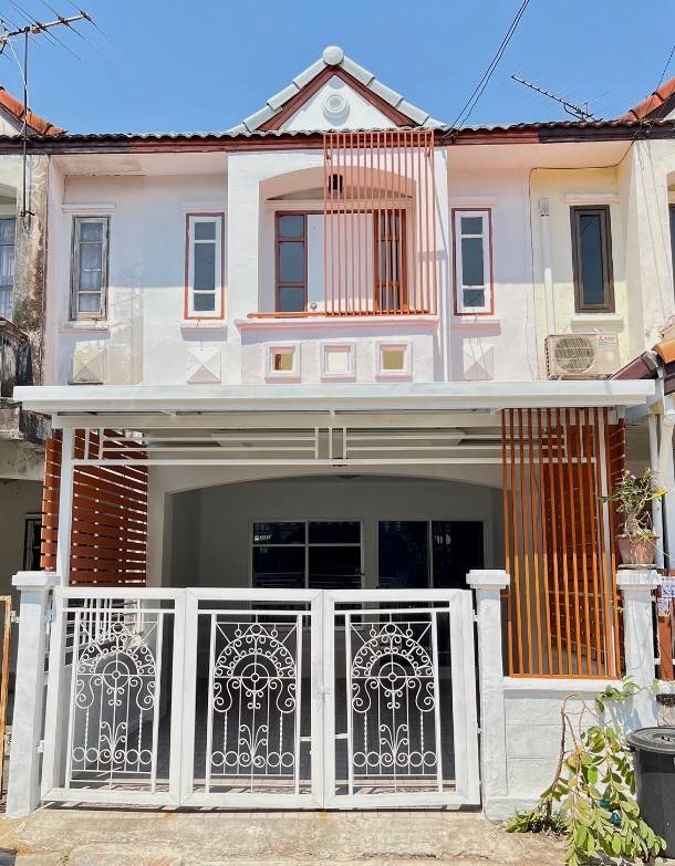 For SaleTownhouseNawamin, Ramindra : 2-story townhouse for sale, KC Village 1, Hathairat 39, Sam Wa Tawan Tok, Sai Mai, Sukhaphiban 5, Phraya Suren, Ram Inthra, Motorway, Chatuchot Expressway, Outer Ring Road, Kanchanaphisek-Lam Luk Ka-Ramindra. Fashion Island Safari World