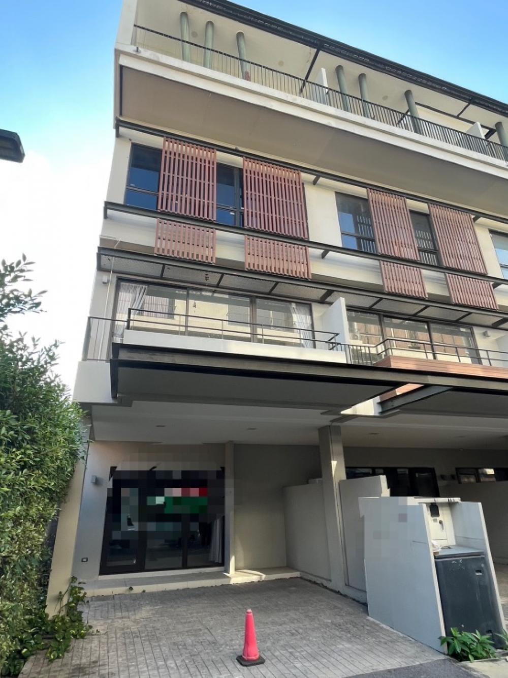 For SaleHome OfficeKaset Nawamin,Ladplakao : 🔥Here it comes🔥TH, rare price, super discount, cheapest in this house. ✔️4-storey home office for sale, next to the main road, Nawamin, Mesto Kaset- Navamin project, size 26.80 sq m., usable area 220 sq m., 5 bedrooms, 3 bathrooms, selling price 14 mb. Go