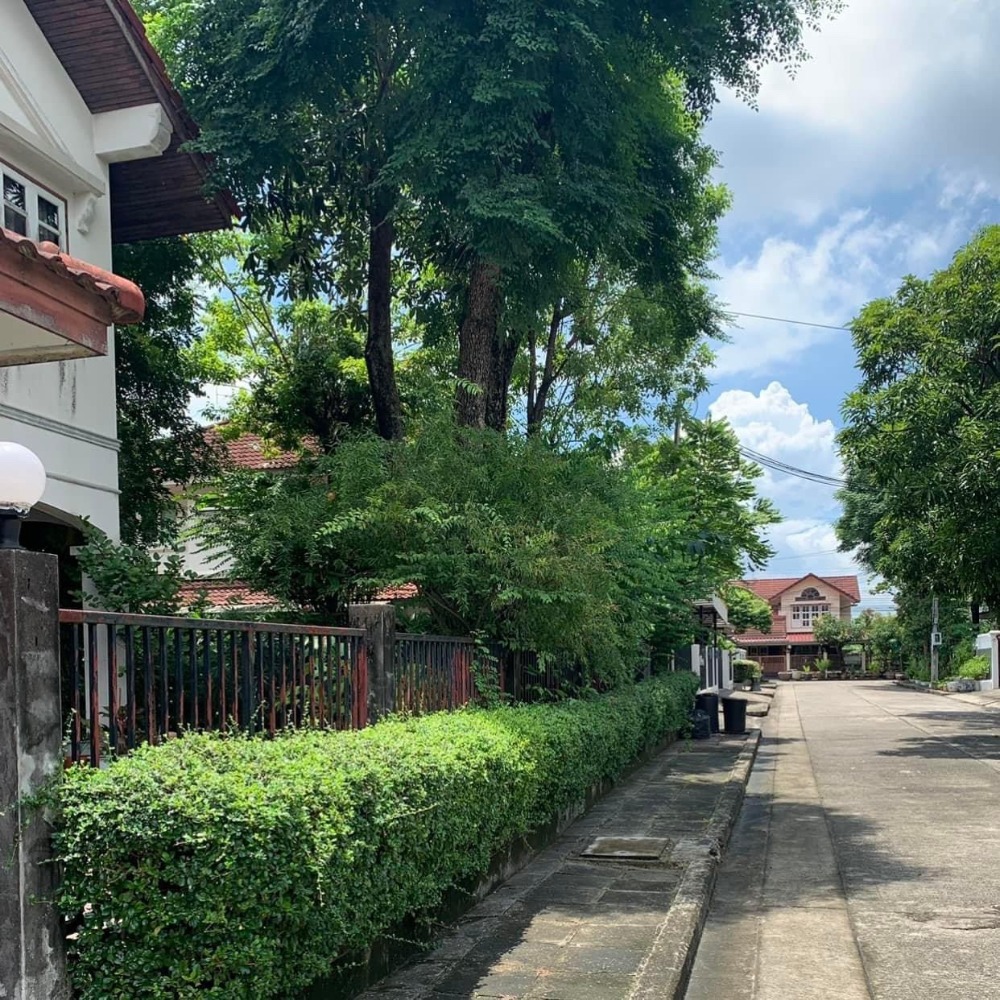 For SaleHouseMin Buri, Romklao : ● Resort style ● 2 Storey single house, 120.00 sq.w. | 4 Beds, 2 Parking | Near The Paseo Town Ramkhamhaeng 4 mins, Kasemrad Ramkhamhaeng Hospital 4 mins