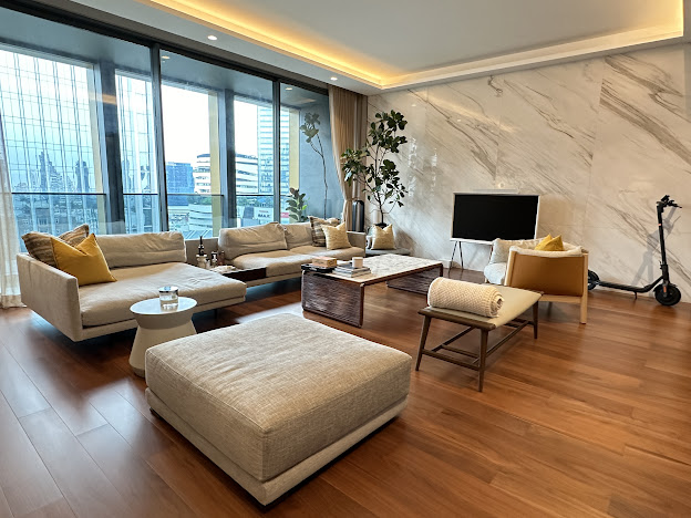 For SaleCondoSukhumvit, Asoke, Thonglor : 💫The Estelle Phromphong, Spectacular 4 Beds near BTS Phromphong, living room with fully furnished, Private Lift, large balcony