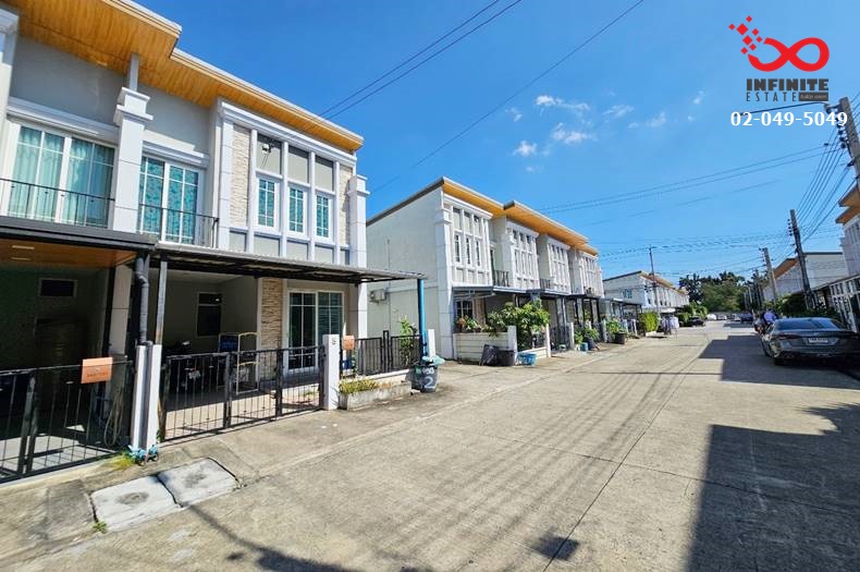 For SaleTownhouseChaengwatana, Muangthong : 2-story townhome for sale, Golden Town Vibhavadi-Chaengwattana. Kosum Ruamjai Road (Chaengwattana 14)