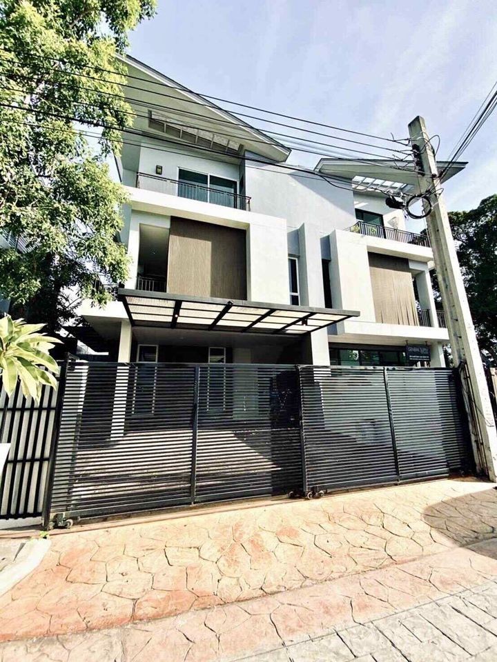 For RentHouseVipawadee, Don Mueang, Lak Si : B737 Single house for rent. 3 floors, Grand I Design Vibhavadi Project, Vibhavadi Rangsit Road.