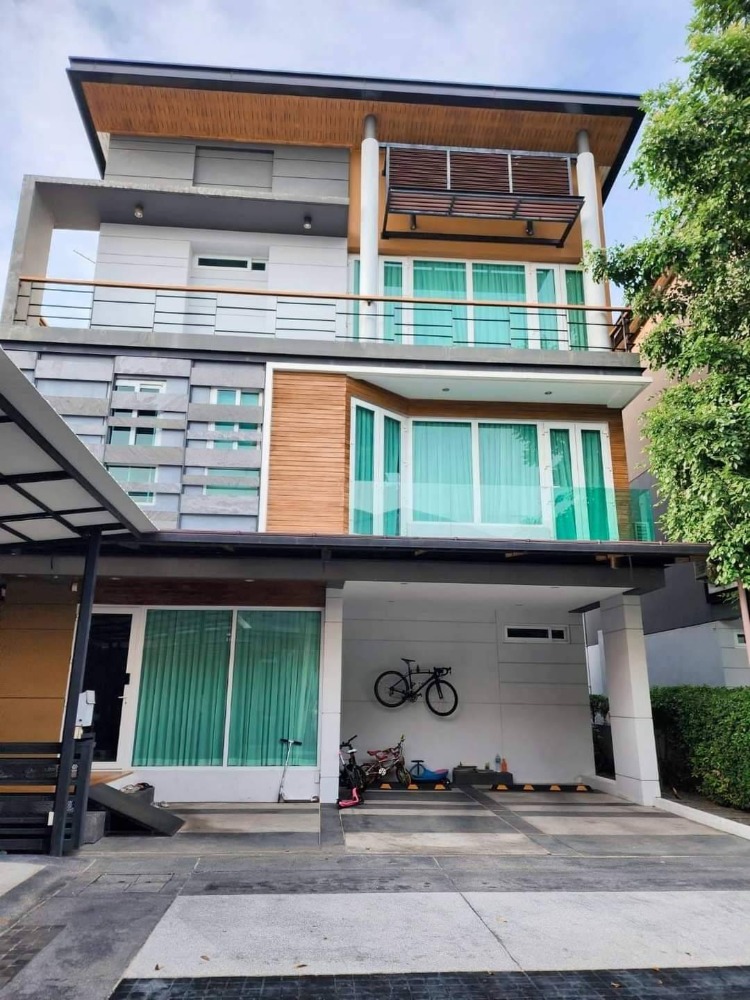 For SaleHouseLadprao, Central Ladprao : ● Modern Loft ● 3-story detached house, 60.00 sq.w. | 5 bedrooms 3 parking | Near BTS Phahon Yothin24 4 mins, Central Ladprao 7 mins