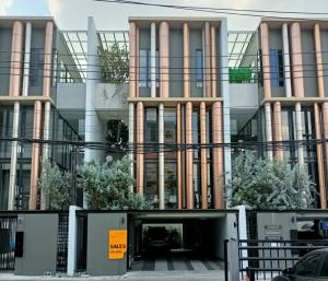 For SaleHome OfficeLadprao, Central Ladprao : Home Office for sale, 3.5 floors, starting price 16,900,000 baht DBH-D006