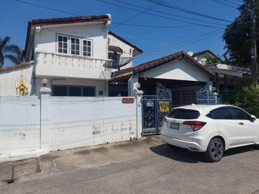 For SaleHousePhutthamonthon, Salaya : 2-storey detached house for sale (corner house), south facing, cheap price, Phutthamonthon Sai 1, size 58 square wah, wide front of the house, good location, if interested call 0922829196.