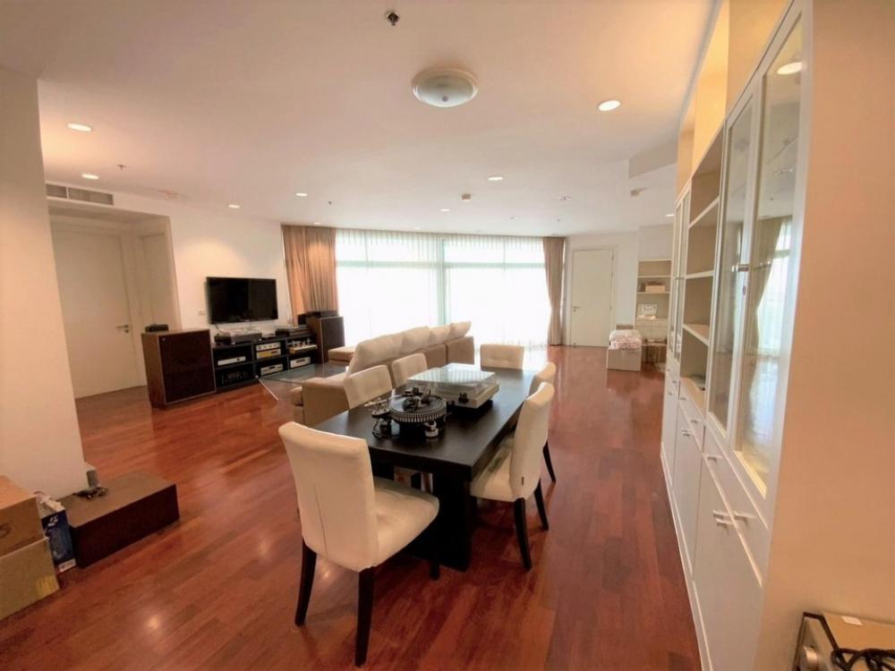 For RentCondoSathorn, Narathiwat : Chatrium Condo Riverside, luxury condo, ready to move in. Along the Chao Phraya River With excellent facilities