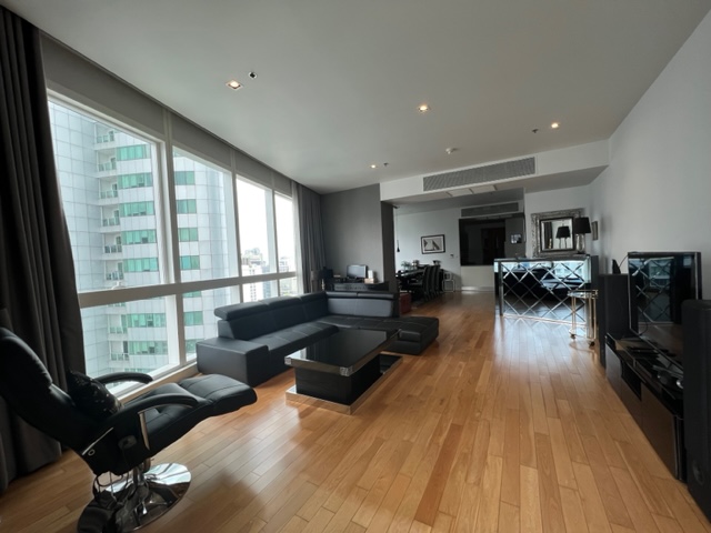 For RentCondoSukhumvit, Asoke, Thonglor : 🔥🔥✨🏢SUPER LUXURY Penthouses, luxurious, big rooms, very spacious. Super view of Bangkok, the most beautiful!!!! River view. Fully furnished!!!!✨🔥🔥 🎯For rent🎯Millennium Residence✅3Bed2✅ 195 sqm. 24th floor (#BTS #MRT📌)🔥✨LINE:miragecondo ✅Fully Furn