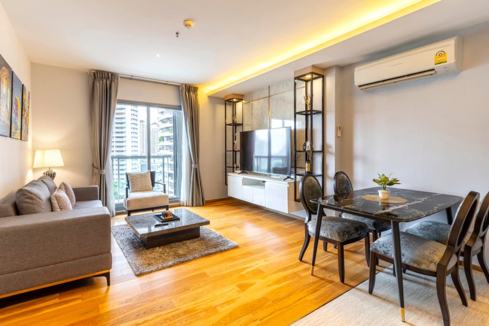 For RentCondoSukhumvit, Asoke, Thonglor : 🔥🔥✨🏢SUPER LUXURY, luxurious, new room, beautifully decorated, spacious!!!! Fully furnished!!!!✨🔥🔥 🎯For rent🎯H sukhumvit43✅2Bed2✅ 72 sqm. 12th floor (#BTS📌)🔥✨LINE:miragecondo ✅Fully Furnished