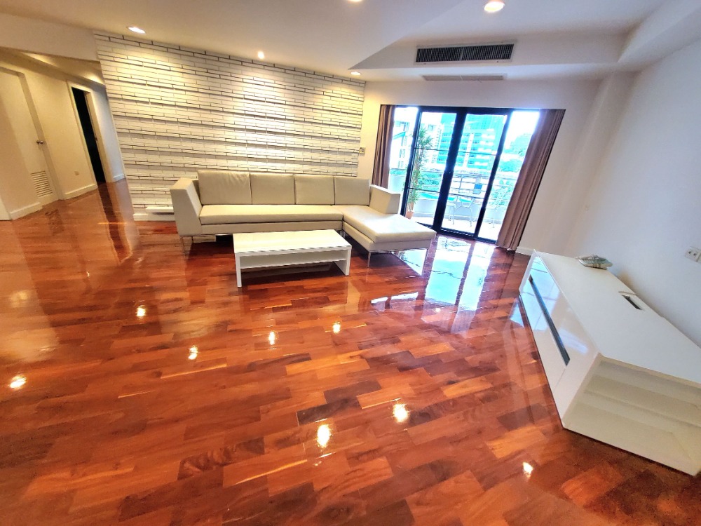 ให้เช่าคอนโดคลองเตย กล้วยน้ำไท : Cosmo Villa Sukhumvit 12 for rent 3 bedrooms 3 bathrooms  250 Sqm 65,000 per month