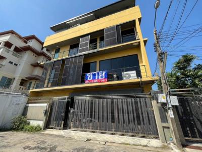 For SaleHome OfficeBang kae, Phetkasem : Home office for sale, 4 floors, Sivalai Village, Soi Itsaraphap 33, 37 sq m, near the BTS Charansanitwong 13, plus additional space of 20 sq m.