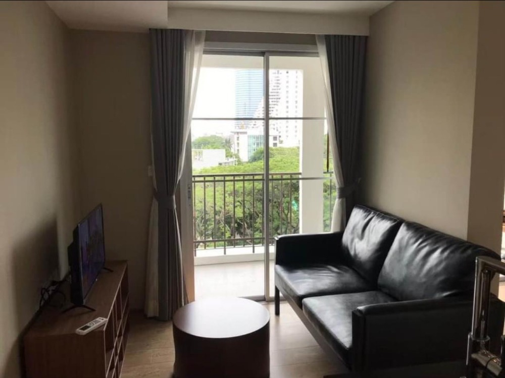 For RentCondoSukhumvit, Asoke, Thonglor : ♦ Pet friendly ♦ 05+ floor 61.00 sq.m. | 2 beds, fully furnished | near BTS Phrom Phong 5 mins, EmQuartier 5 mins