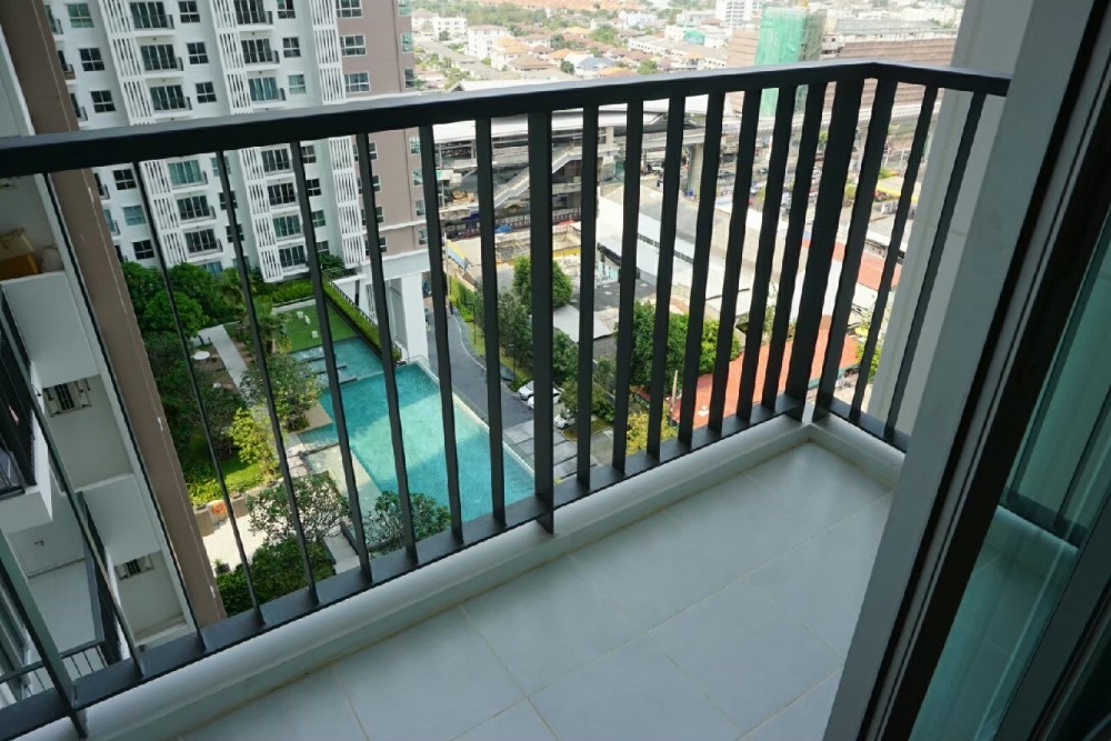 For RentCondoBang kae, Phetkasem : Very cheap price, complete with electrical appliances. There is a washing machine!! Condo for rent The Parkland Phetkasem Size 35 sqm(1Bedroom/1Bathroom) for 10,000 baht/month.