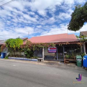 For SaleHouseSamut Prakan,Samrong : Single house for sale Kittinivet Village, Soi Ramkhamhaeng 68, size 42.20 sq m., usable area approximately 160 sq m., near Bang Kapi Market, near the BTS 📌 Property Code JJ-H118-CO📌