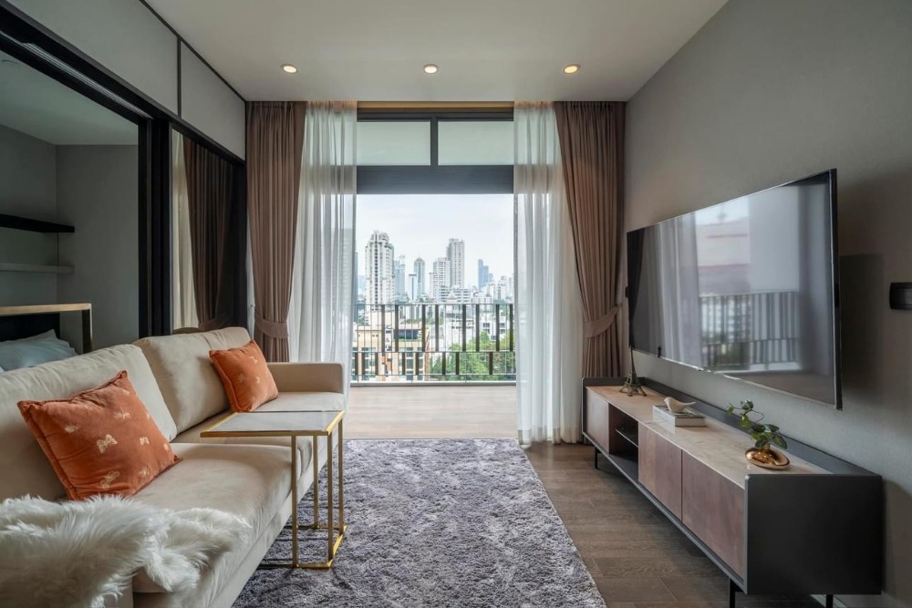 For SaleCondoSukhumvit, Asoke, Thonglor : 👍New room, fully furnished, 2 beds 2 baths at Muniq Sukhumvit 23, luxurious condo, pet-friendly, with a green natural view, near BTS Asoke.