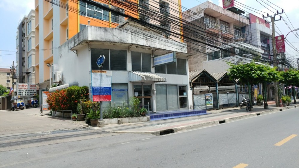 For RentRetailSathorn, Narathiwat : 3-STO Building about 400 sq m.on Soi Suanplu for rent