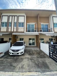 For SaleTownhouseRathburana, Suksawat : Townhome for sale, great price, 2-story townhome, Pleno Suksawat Village, Rama 3 (Pleno Suksawat-Rama 3), size 20.6 square meters, 3 bedrooms, 3 bathrooms, 2 parking spaces, wide front of the house. Facing the center, not attached to anyone Good location,