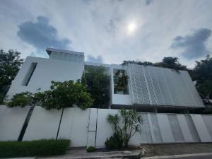 ขายบ้านเลียบทางด่วนรามอินทรา : ขายบ้านเดี่ยวโครงการ Vive เอกมัย-รามอินทราType ใหญ่ ติดสวนวิวสวย