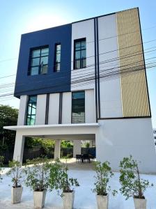 For SaleHome OfficeLadkrabang, Suwannaphum Airport : 3-story home office Thung Setthi 11 Ram 2 Bangna-Trad