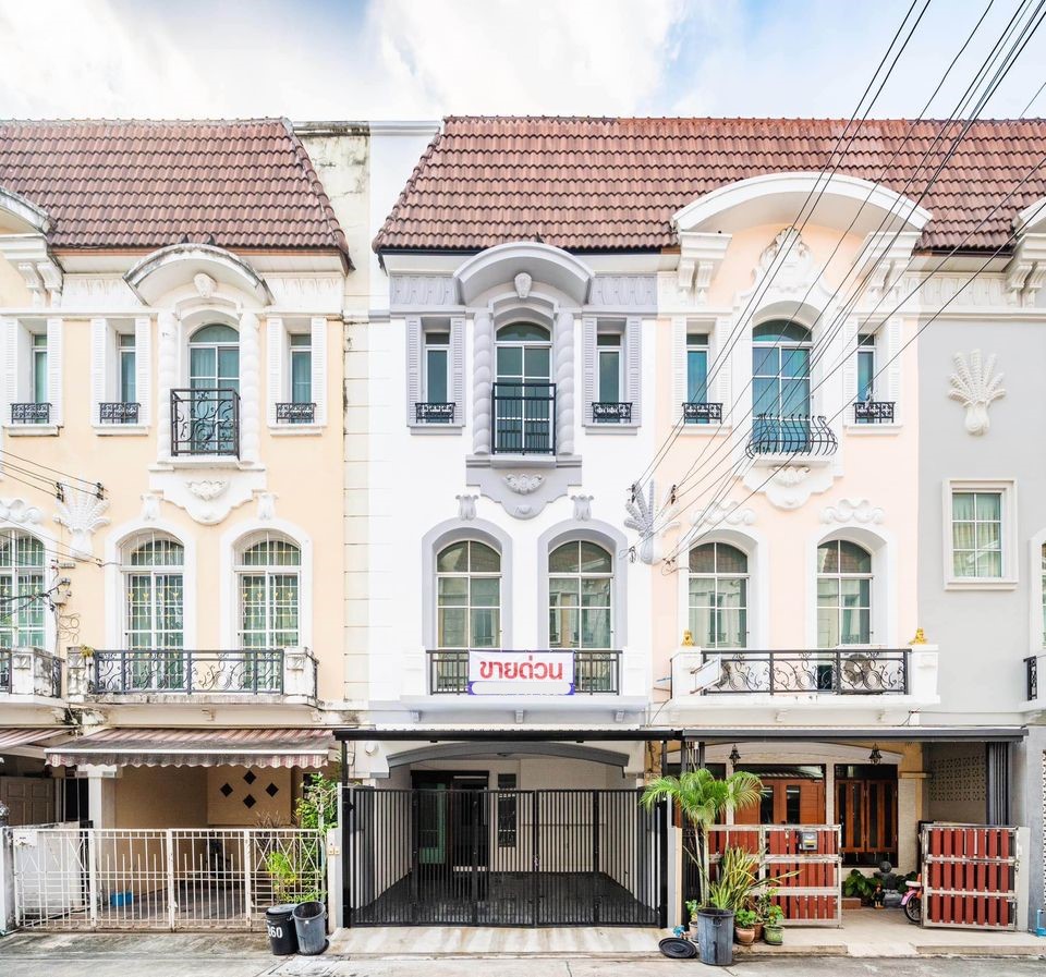 For SaleTownhouseKasetsart, Ratchayothin : Baan Klang Muang Monte - Carlo / 3 Bedrooms (SALE) FAH010