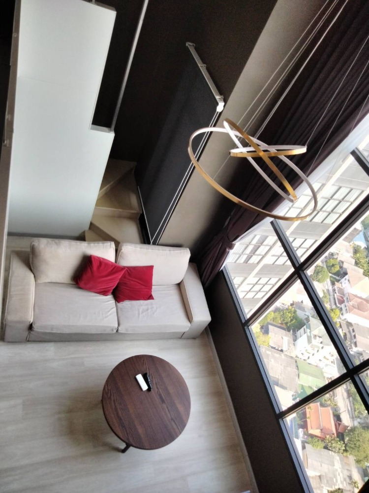 For RentCondoSathorn, Narathiwat : urgent!! Knightsbridge Prime Sathorn, Duplex room, high floor, beautiful view, best price, make an appointment to view immediately.