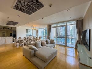 For SaleCondoWitthayu, Chidlom, Langsuan, Ploenchit : Athenee Residence - Spacious, Newly Renovated 3 Beds Condo for Sale!