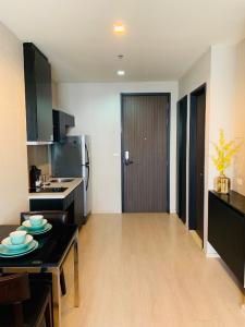 For RentCondoOnnut, Udomsuk : Condo for rent Rhythm Sukhumvit 44/1 ready to move in. Fully furnished