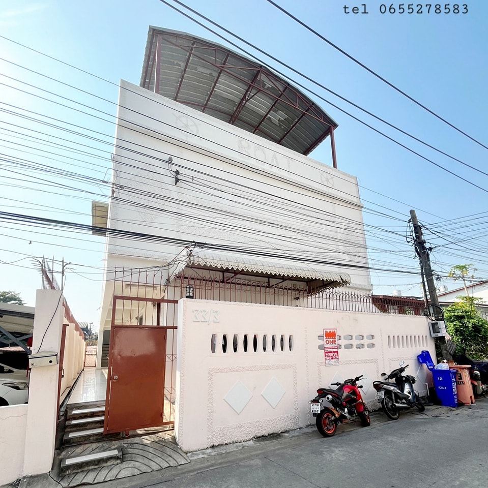 For SaleBusinesses for saleNawamin, Ramindra : Dormitory for sale, good investment property, fully rented, close to Khubon BTS station, only 400 meters.