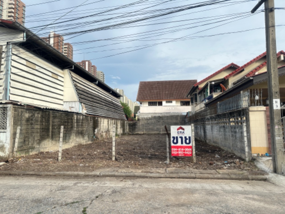 For SaleLandChaengwatana, Muangthong : Land for sale in Muang Thong Thani location. Cheaper than the appraised price