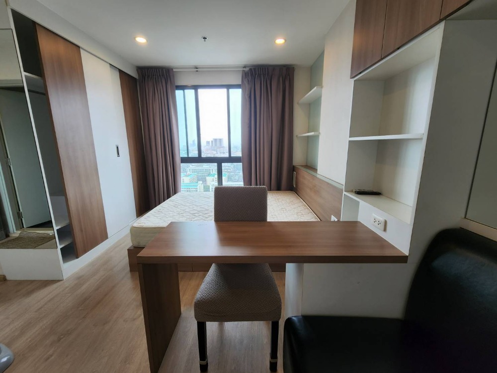 For RentCondoThaphra, Talat Phlu, Wutthakat : For rent, beautiful room, Ideo Sathorn Thapra (Ideo Sathorn Thapra), next to BTS Pho Nimit, 300 meters, with furniture + washing machine + room 31 sq m., only 11,500 baht.