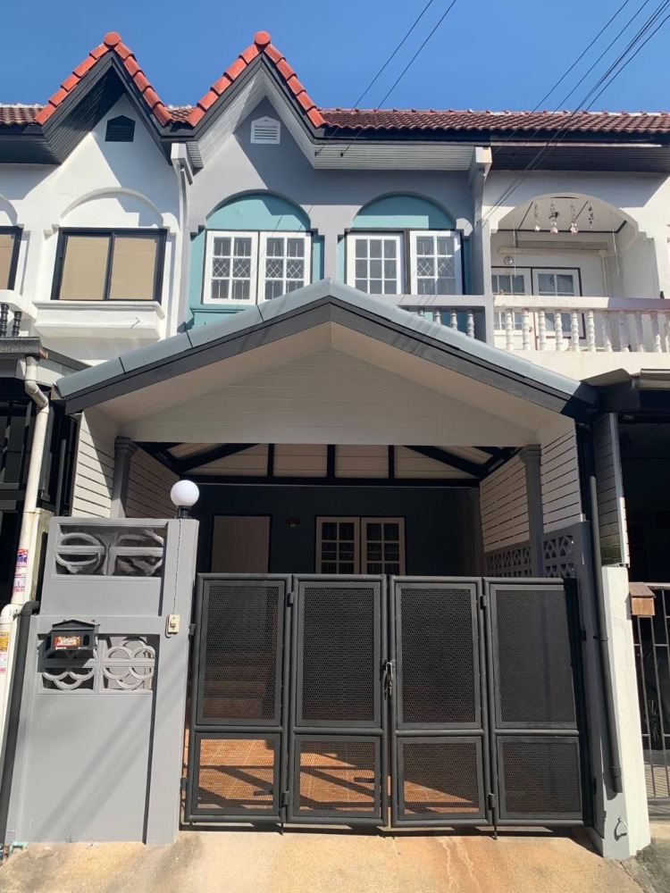 For SaleTownhouseNawamin, Ramindra : For sale very cheap, 2 storeys, area 17 sq m, Ramintra Village Village 2, Soi Charoen Phatthana 6, the house has 2 bedrooms, 2 bathrooms.