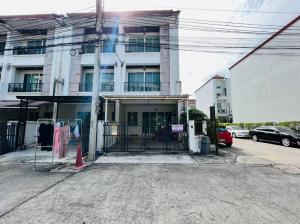 For SaleTownhouseLadprao101, Happy Land, The Mall Bang Kapi : Townhome Baan Klang Muang Ladprao 101 / 3 bedrooms (For Sale), Baan Klang Muang Ladprao 101 / Townhome 3 Bedrooms (FOR SALE) RUK337