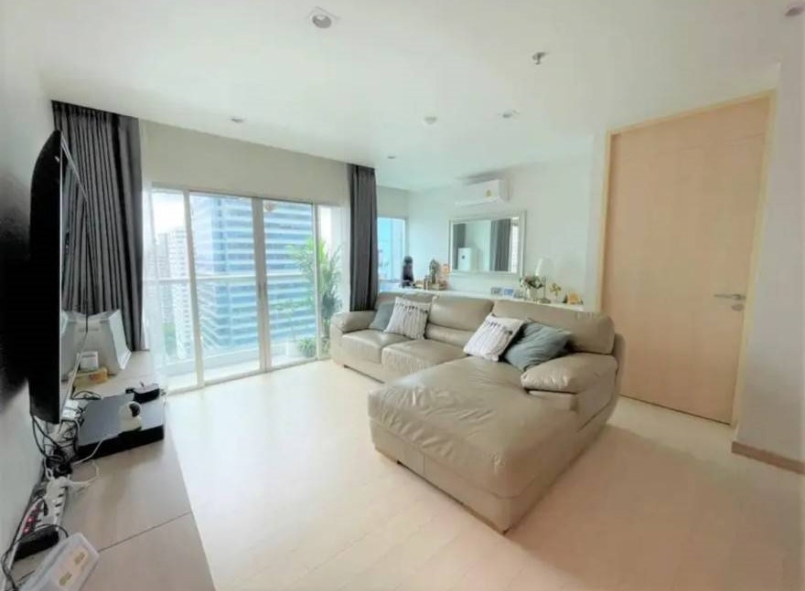 For RentCondoSilom, Saladaeng, Bangrak : ● Rare unit ● 15++ floor 113.74 sq.m. | 3 beds 2 baths | Adjacent to BTS Saint Louis, near Saint Louis Hospital 3 mins, Bangkok Christian College 4 mins