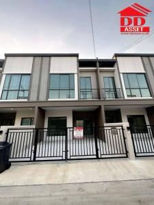 For RentTownhouseBangna, Bearing, Lasalle : For rent, 2-story townhome, V Compound Bangna - Srinakarin (V Compound Bangna - Srinakarin), near Mega Bangna, code T8020.