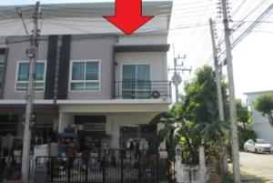 For SaleTownhousePathum Thani,Rangsit, Thammasat : 2-story townhouse for sale (back edge) The Trust Townhome Wongwaen-Kanchanaphisek, 26.8 sq m., 3 bedrooms, 2 bathrooms, Bueng Kham Proi, Lam Luk Ka, Pathum Thani.